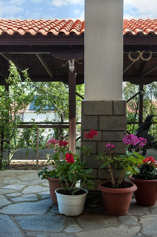 Meraklis Rooms Kariotes Bagian luar foto