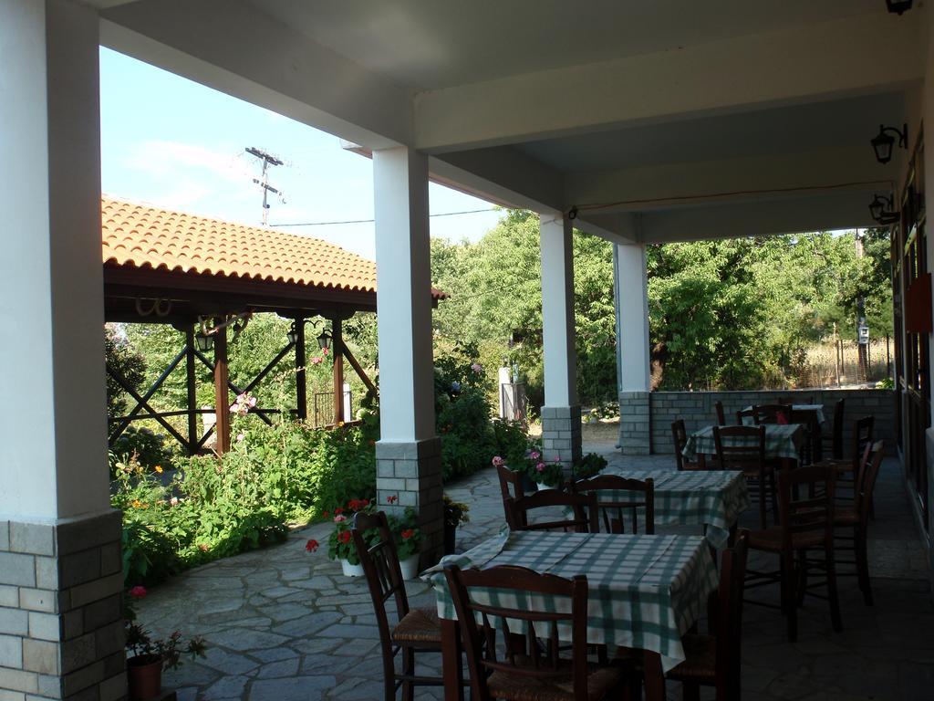 Meraklis Rooms Kariotes Bagian luar foto